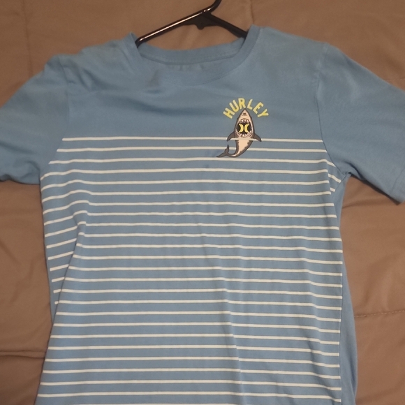 Hurley Light Blue Tee with White Stripes Size Large Kids - Picture 1 of 3